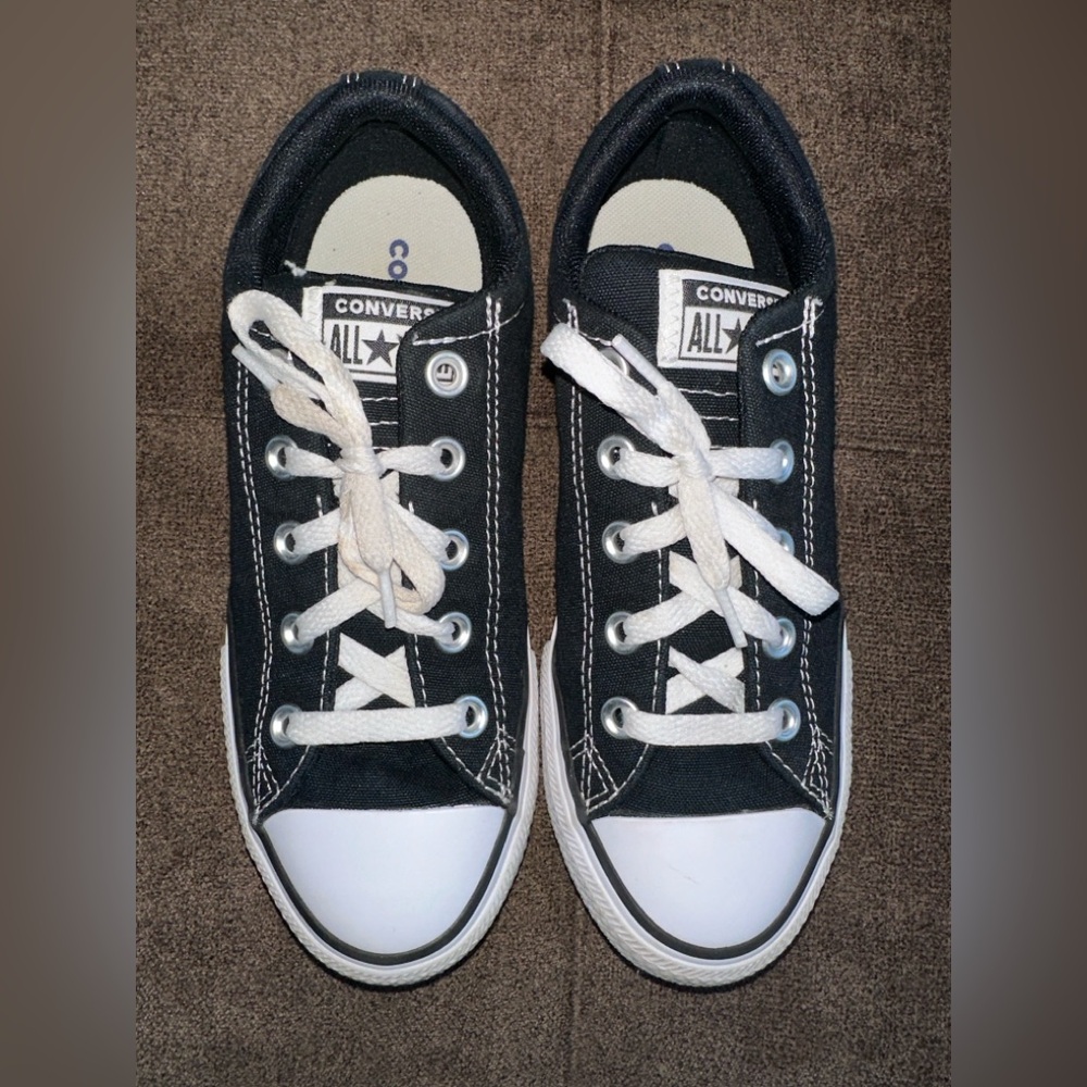 Converse Kids Black and White Low Top Sneakers Size 3
